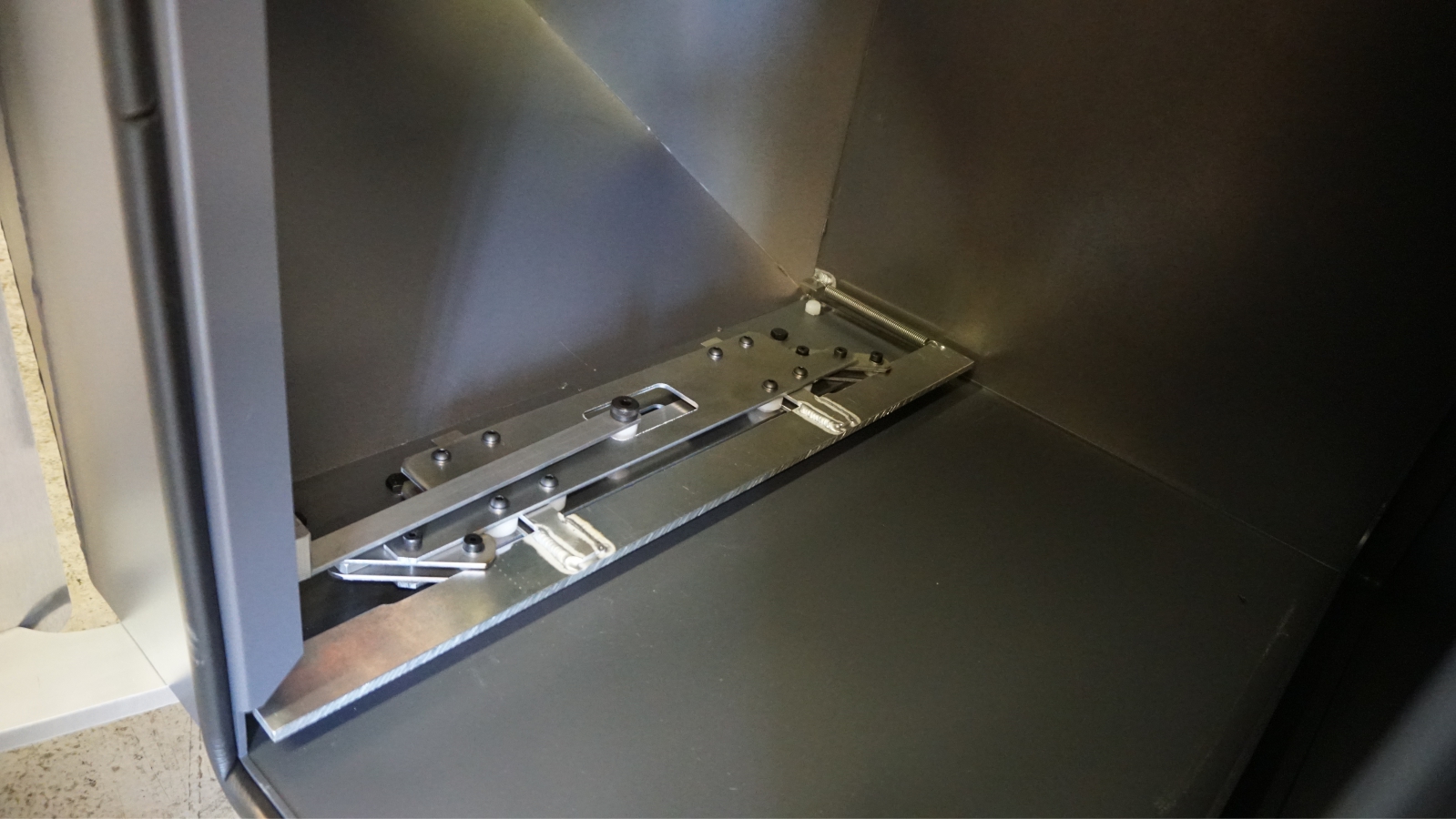 Max Air 2000 automatic clamping system